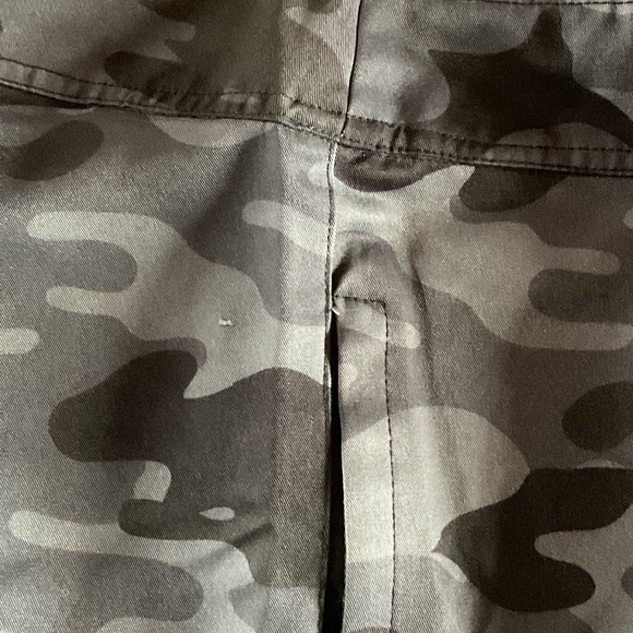 Board Shorts - Picture 3 of 5